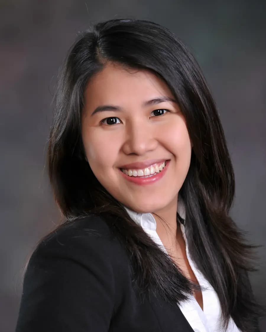 Yen Le, Office Manager